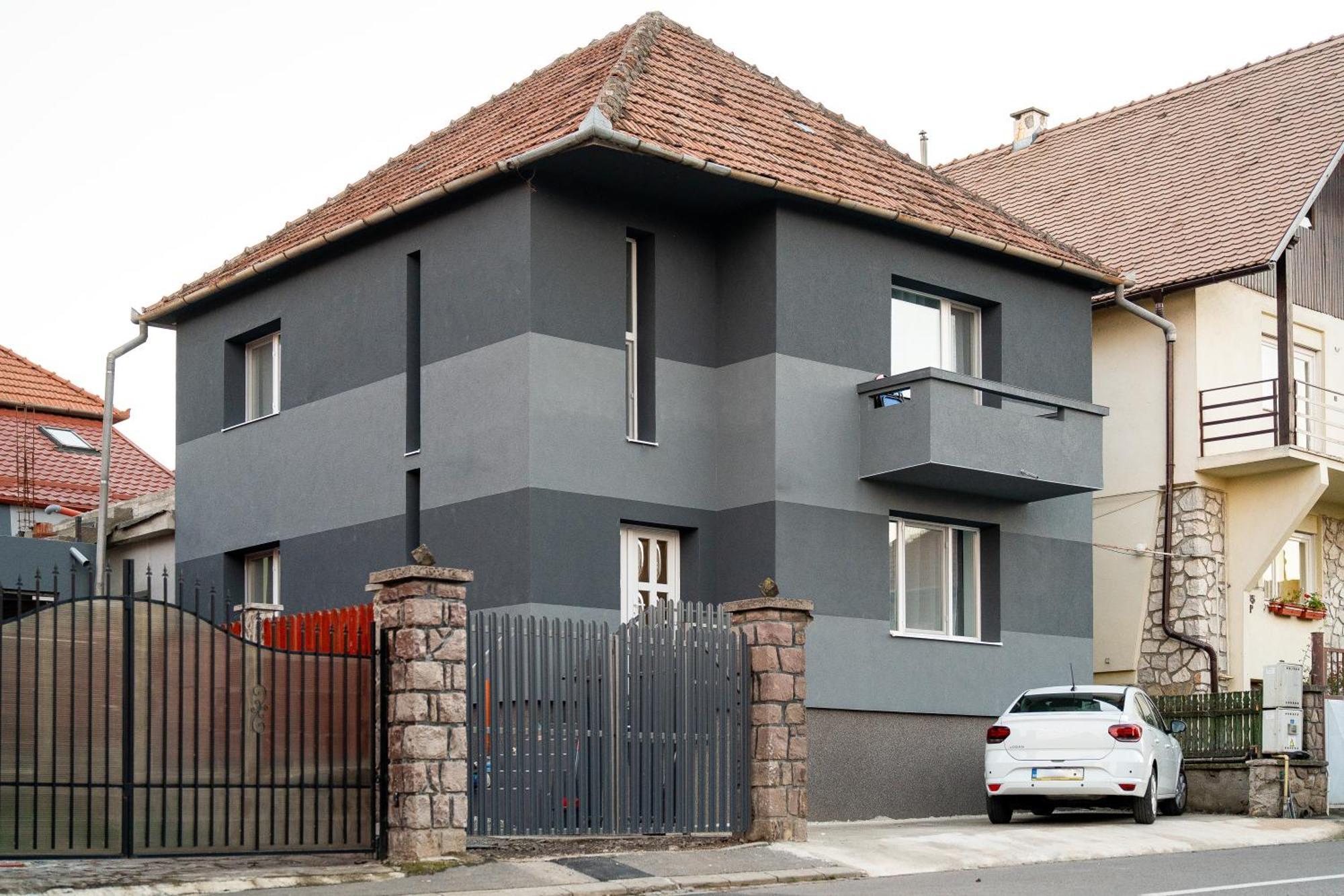 Отель Yvett House Сфынту-Георге Экстерьер фото