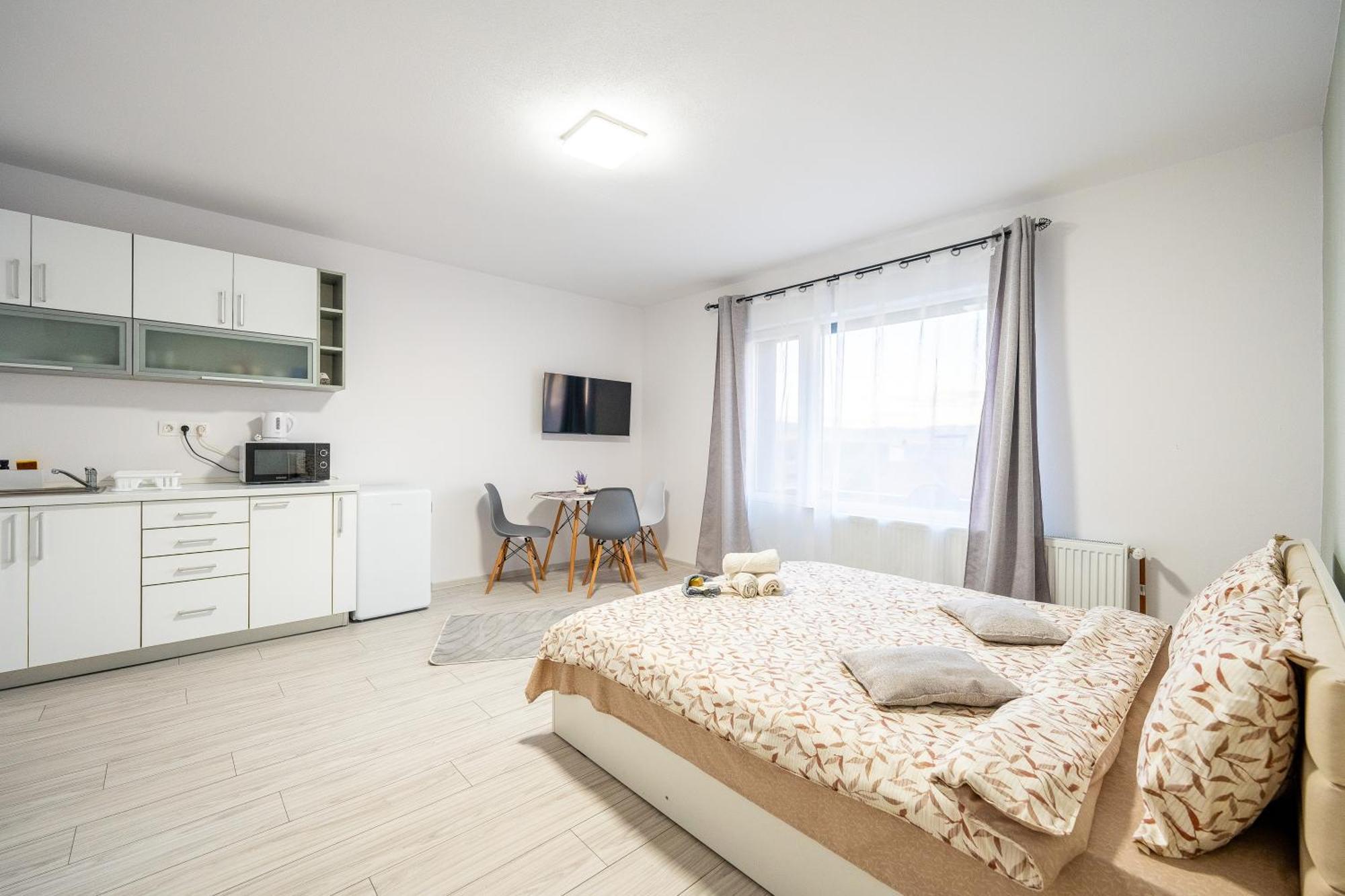 Отель Yvett House Сфынту-Георге Экстерьер фото